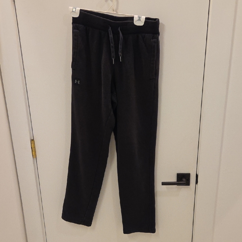 Under Armour Medium Black Sweatpants with Elastic Waistband